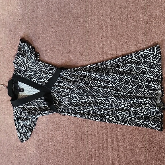 Dress - Picture 4 of 5